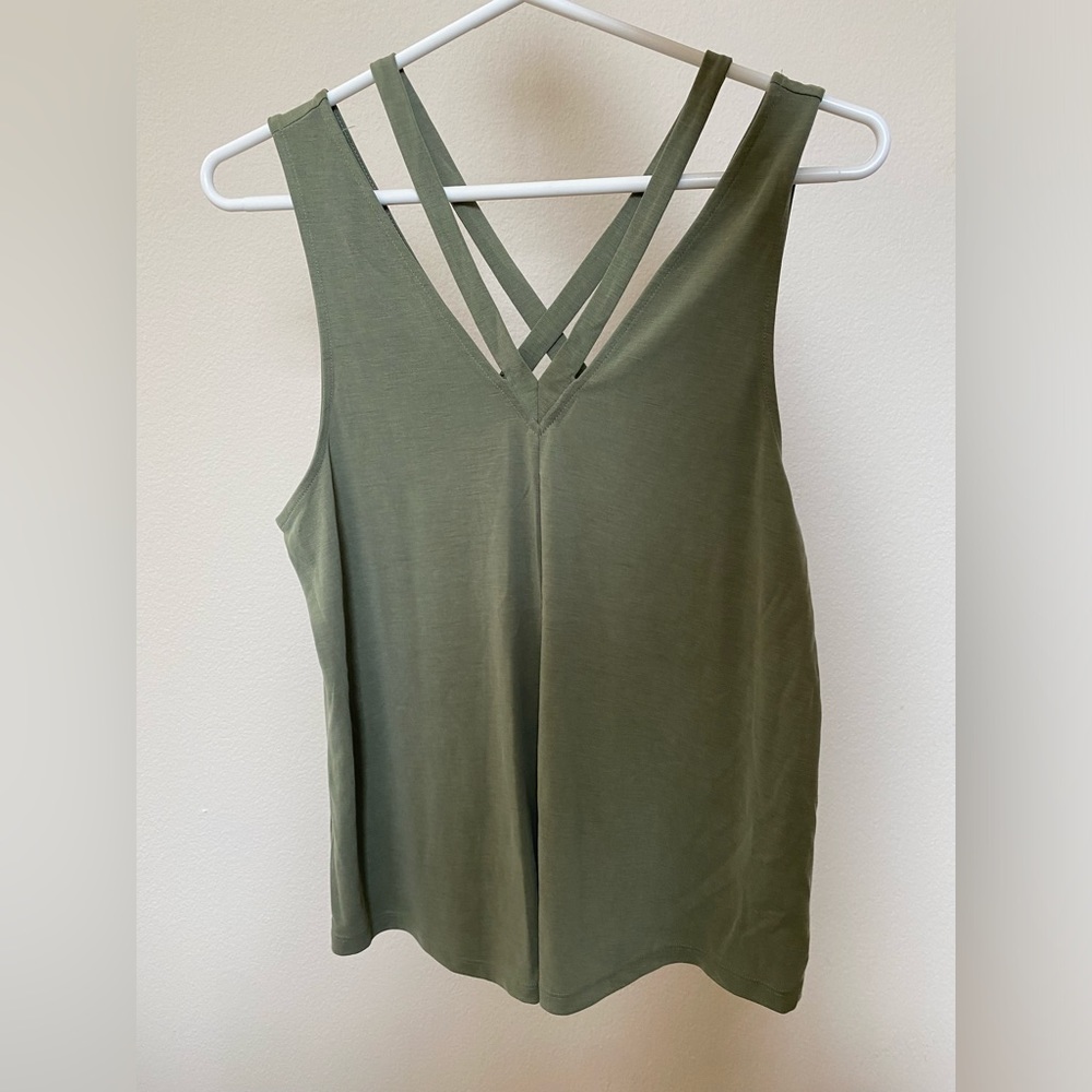 American Eagle tank top, size small, brand new with tags, never been worn, green